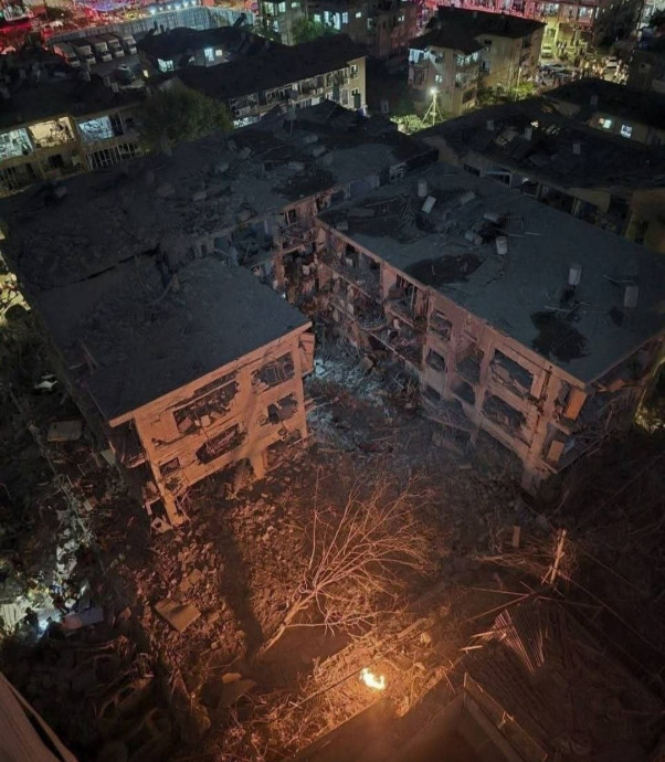 Прямое попадание в центре города Арад Прямое попадание в центре города Арад