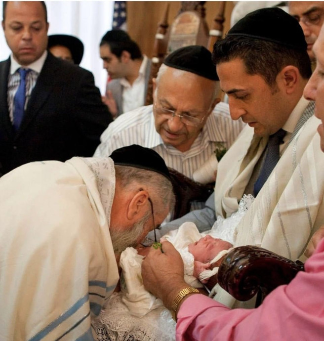 Скандал в Израиле: младенец в реанимации после спорного религиозного ритуала