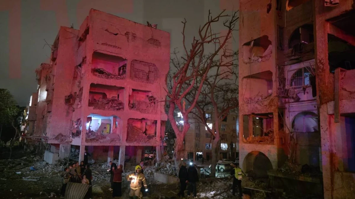 Прямое попадание в центре города Арад 5 Прямое попадание в центре города Арад 5