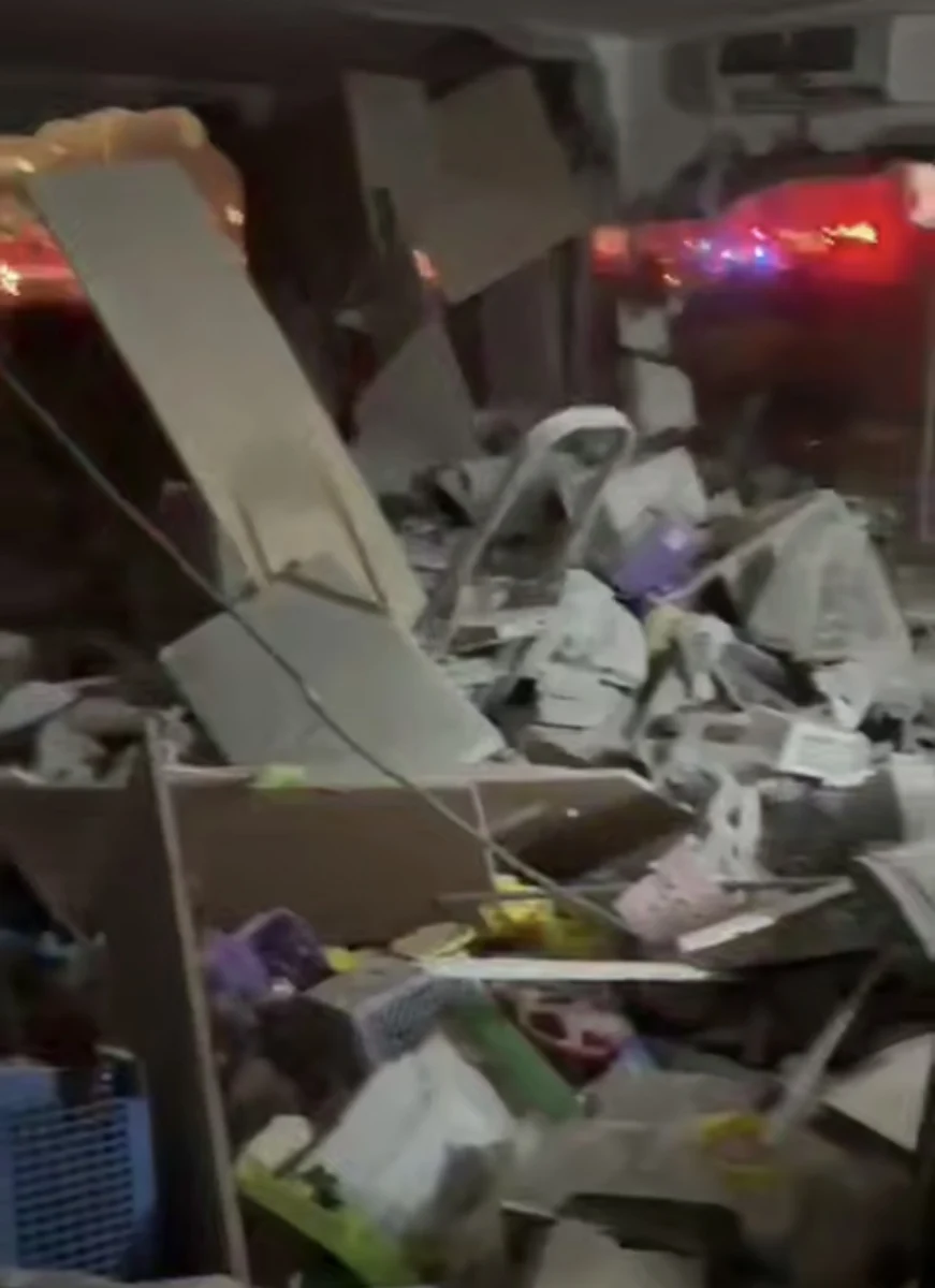 Прямое попадание в центре города Арад 2 Прямое попадание в центре города Арад 2