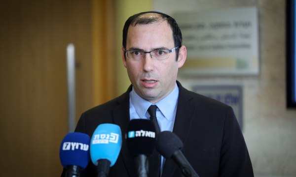 Симха Ротмана не впустили на встречу с адвокатами в Тель-Авиве из-за демонстрантов
