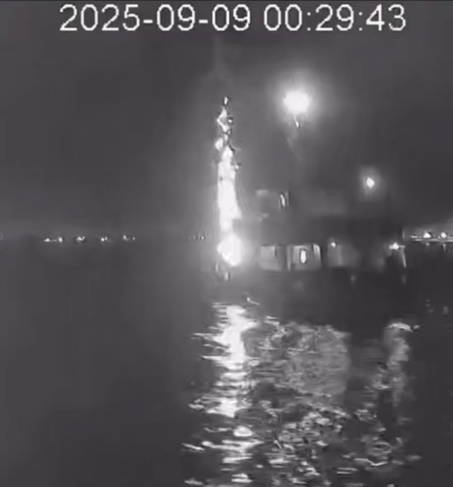 Грета обвиняет: «Нас бомбили» Грета обвиняет: «Нас бомбили»